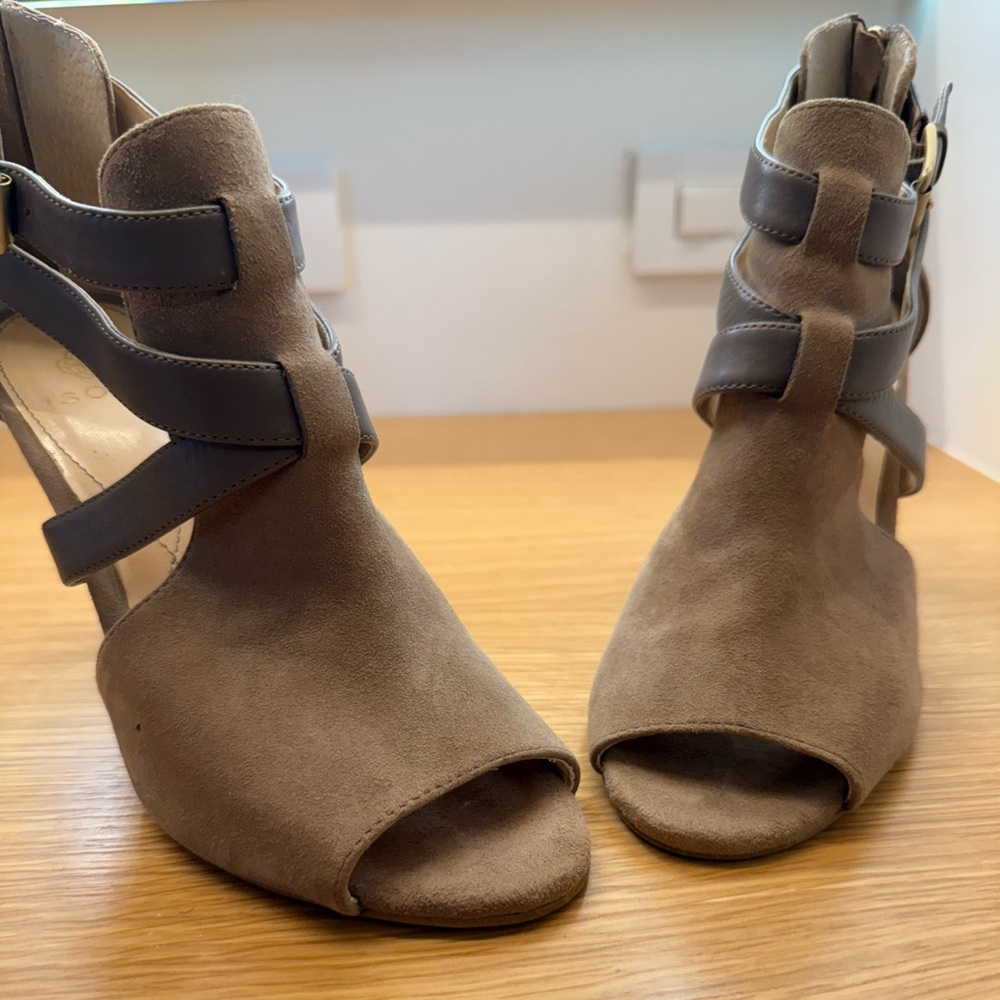 Elegant Tan Suede and leather Peep-Toe Women's Heels